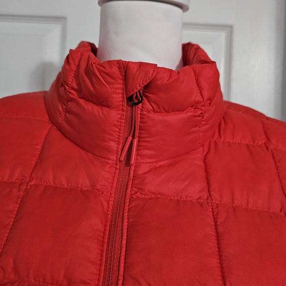 The North Face "Men's" Thermoball Eco Jacket in Fiery Red, Size XXXL - Picture 10 of 13